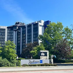 Отель Radisson Blu Vancouver Airport & Marina, Ричмонд